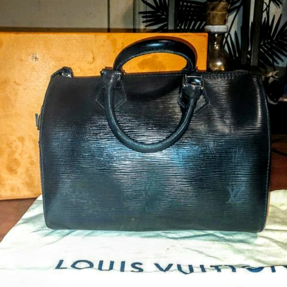 Louis Vuitton Black Epi Leather Speedy 25